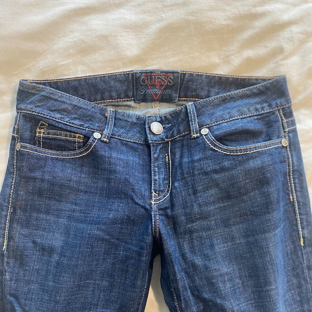 Vtg Guess Premium Y2K Denim Flare Leg Dark Wash Mid Rise Low Rise Jeans Size 31 - Picture 15 of 16